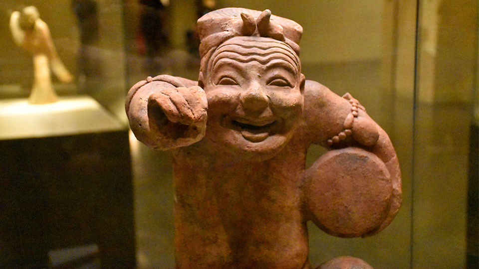 Clay Figurine Featuring Storytelling