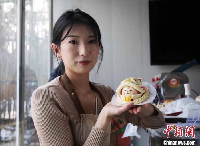 Young female entrepreneur brings new life to traditional food of E China's Shandong