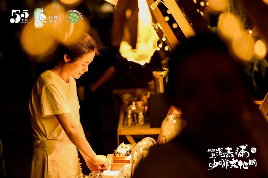Enjoy a coffee in scenic Shanghai Panlong Tiandi