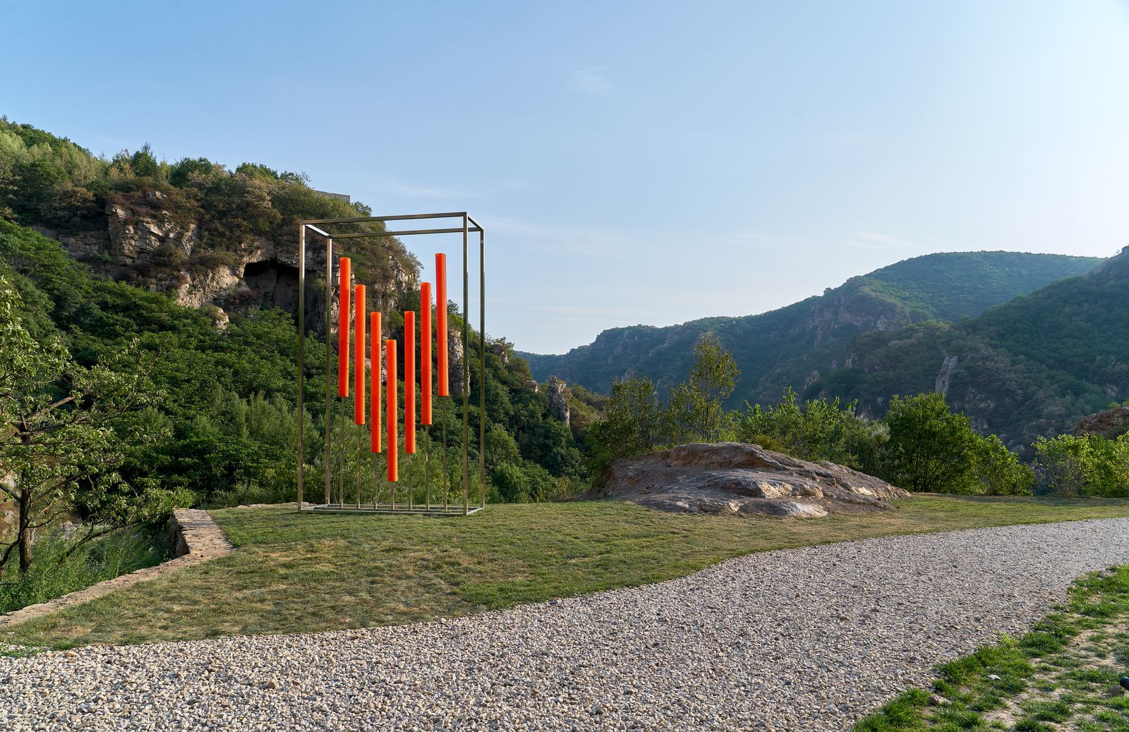 Alina Chaiderov, Phoenix (2023). Stainless steel, cable protection tube. 512 x 300 x 100 cm. Produced by Aranya Plein Air Art Project 2023. Exhibition view of Aranya Plein Air Art Project