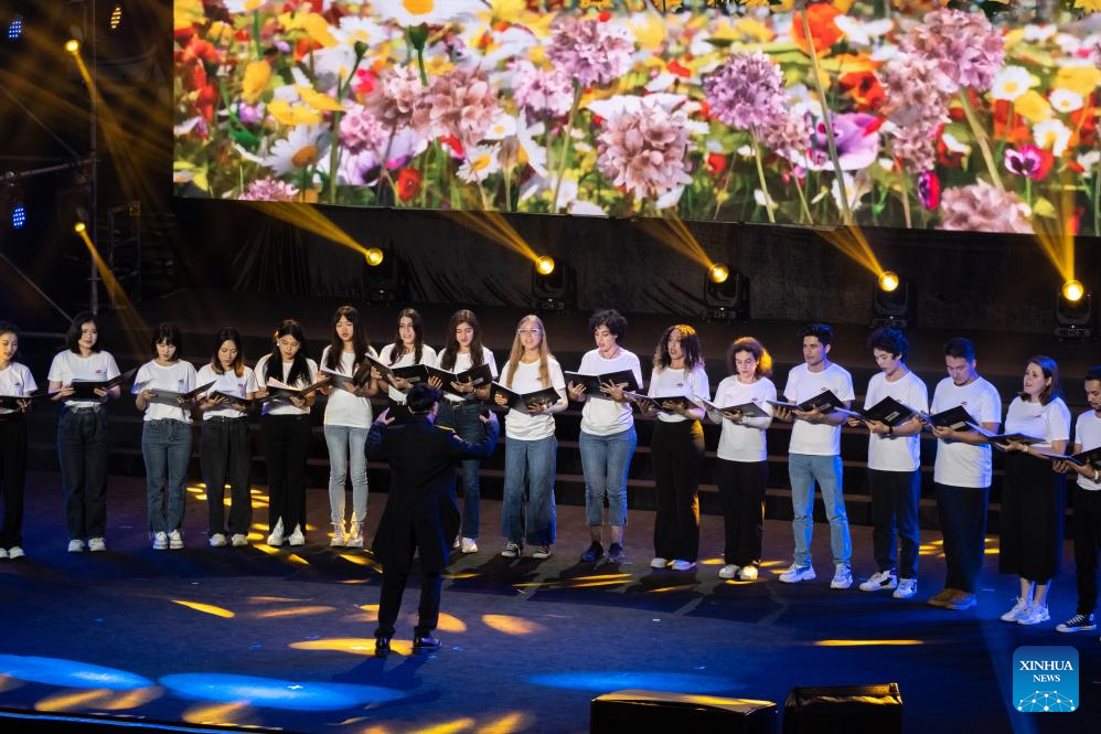 International student choir strikes a chord with tales of China