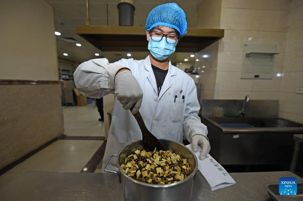 China issues plan for development of traditional Chinese medicine