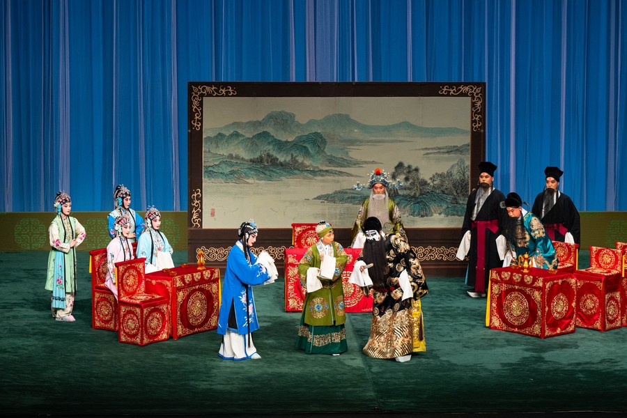 Charm of Peking Opera draws public interests in Macao