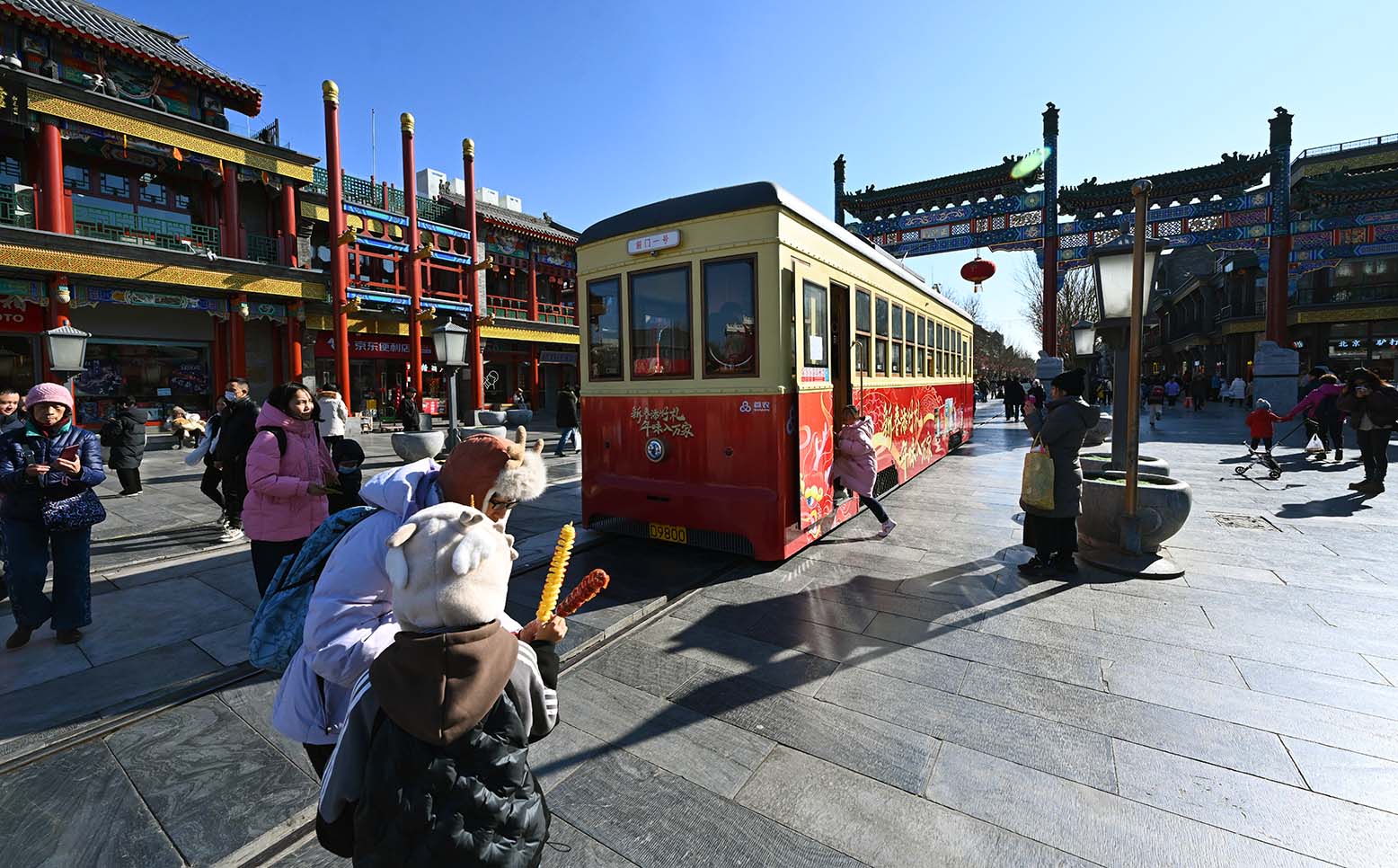 3-前门大街遗留着北京唯一的有轨电车，2019年恢复行驶。.jpg