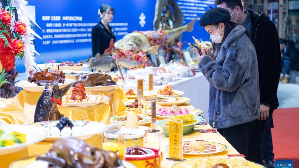 Tourists visit food festival in Harbin, NE China's Heilongjiang
