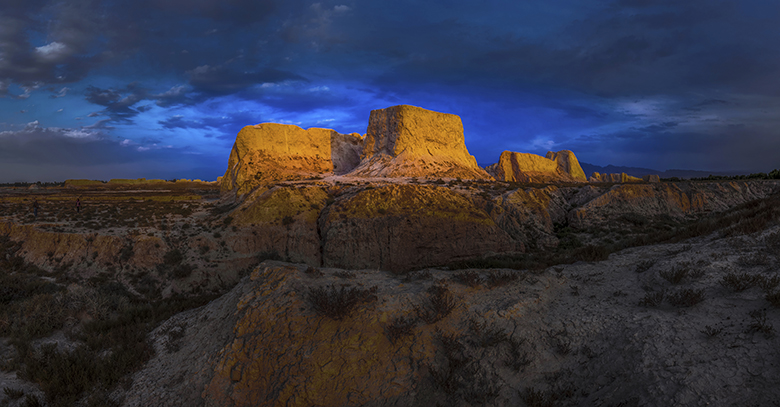 li yulong 骡驼城.jpg