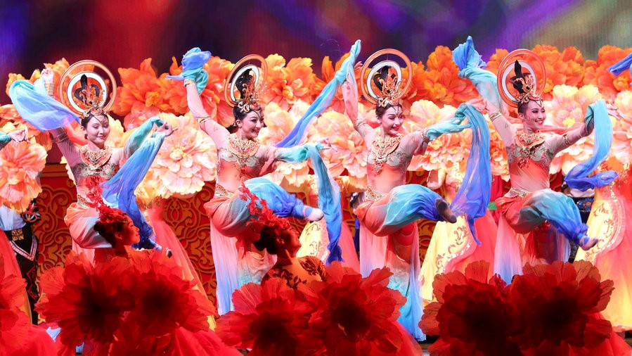 Xinjiang dance festival opens