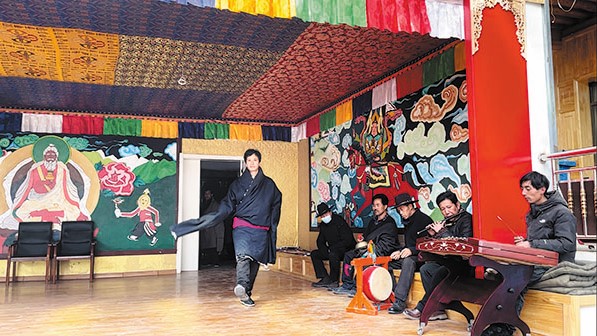 Tibetan opera takes center stage in Gansu village's New Year festivities