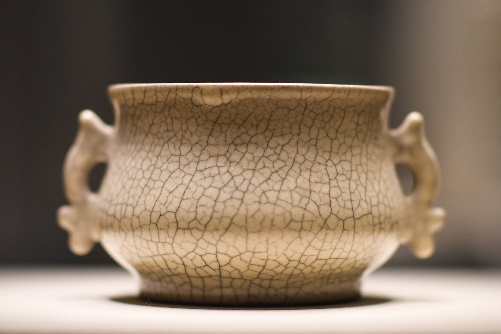 1672195870175902.jpg 宋哥窑鱼耳炉.jpg