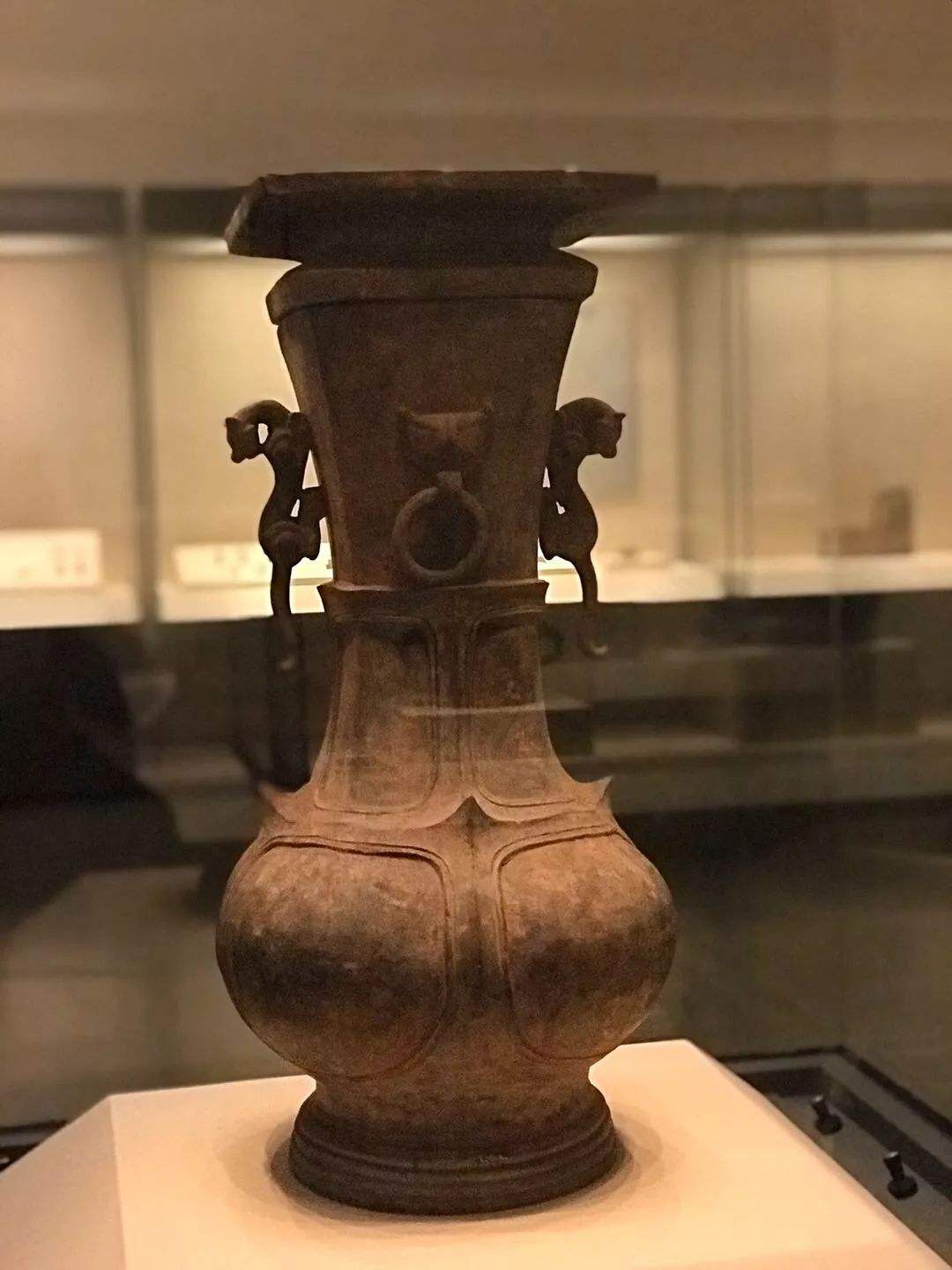 1673241719992495.jpeg 战国朱绘兽耳陶壶.jpeg